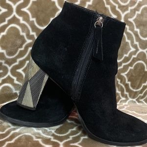 Women’s Matisse Black suede booties size 9
